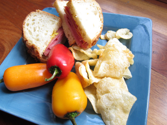 11.13 Sandwich with tricolor peppers